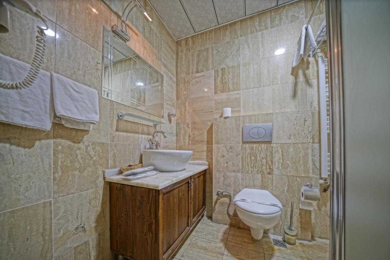 Standard Twin Stone Room