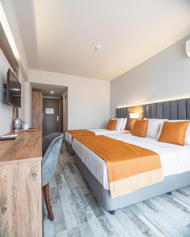 Superior Triple Room with Sea View