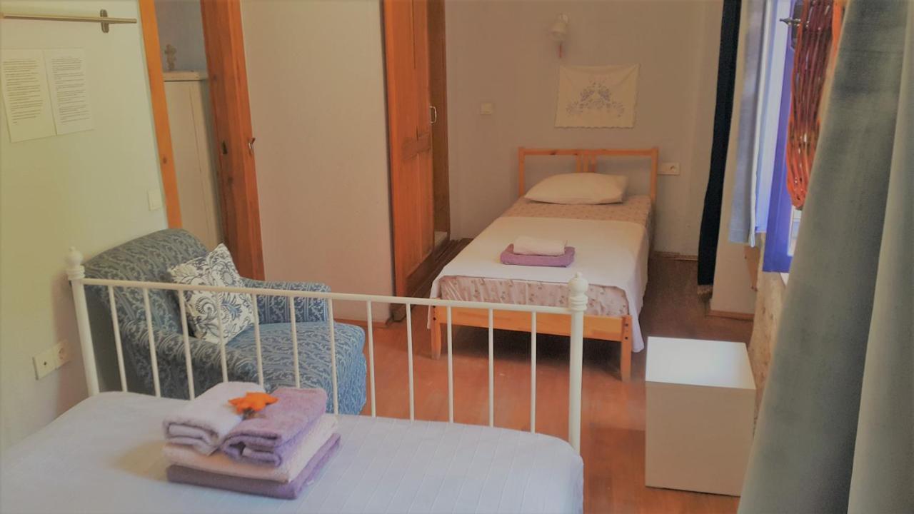 Üç Kişilik Oda