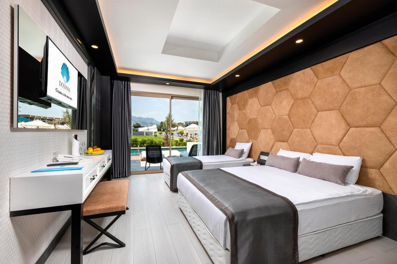 Double Room Swim Up with Pool View