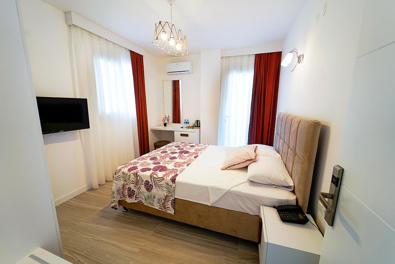 Çift Kişilik Oda - Balkonlu ve Deniz Manzaralı
