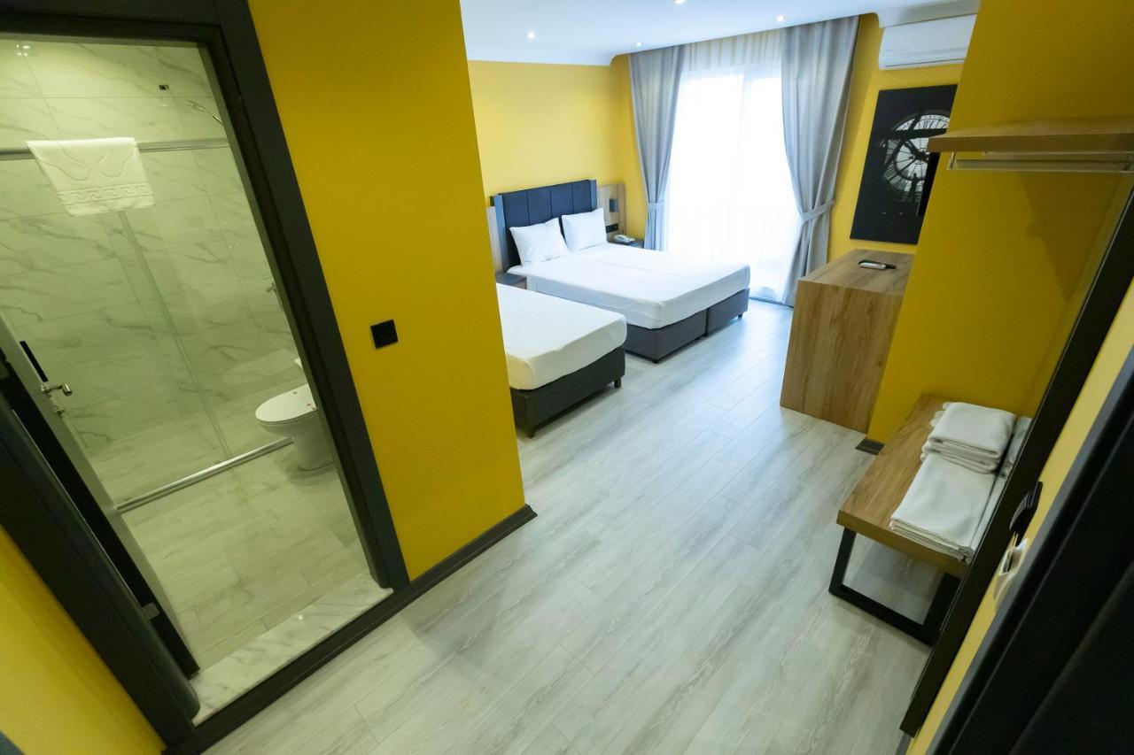 Üç Kişilik Oda - Şehir Manzaralı