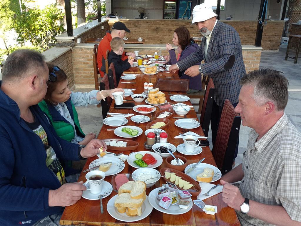 Çift Kişilik Oda + Ücretsiz Tek Yönlü Havaalanı Servisi