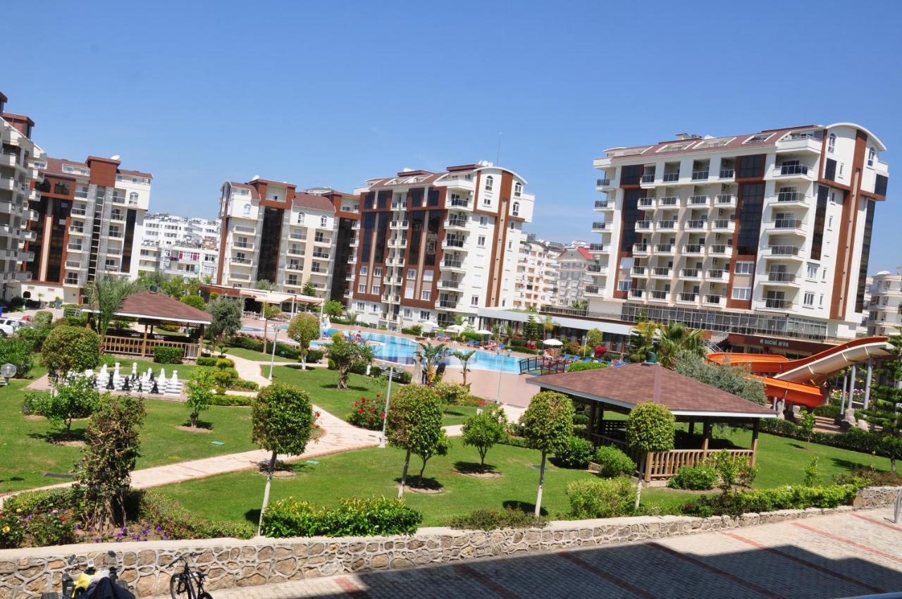 Apartment mit Poolblick