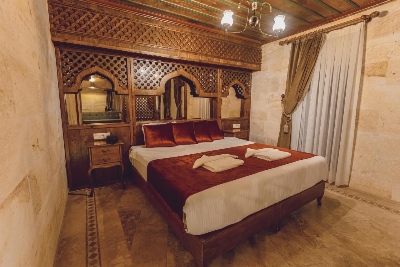 King Room with Pool View