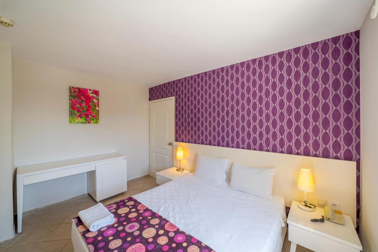 Vierbettzimmer mit Balkon