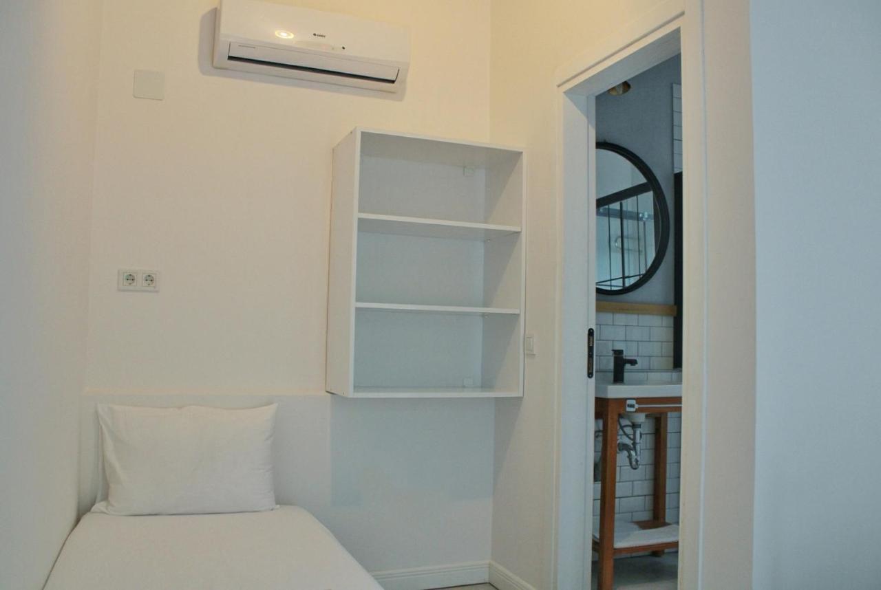 Üç Kişilik Oda - Bahçe Manzaralı