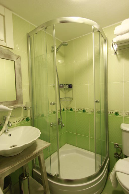 Standard Double Room with Spa Bath - Entrance Floor