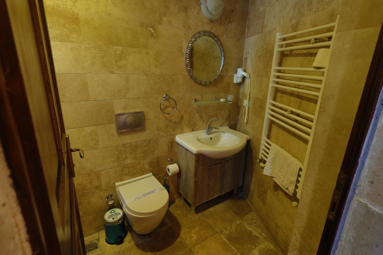 107 CITY STONE ROOM