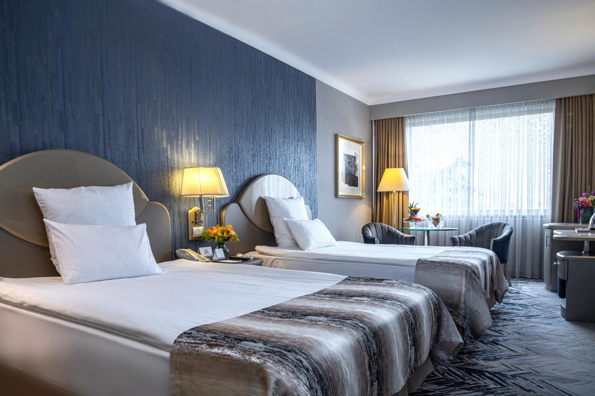 Deluxe Çift Kişilik veya İki Yataklı Oda