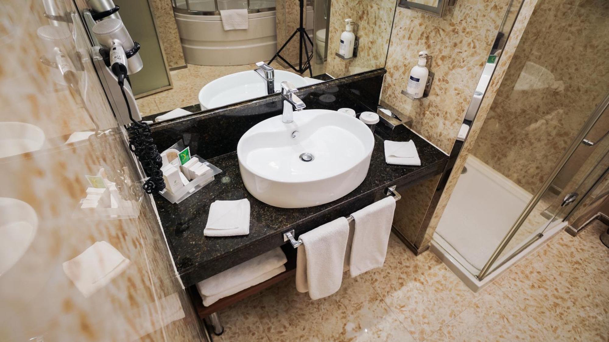 Standard King Room - Disability Access