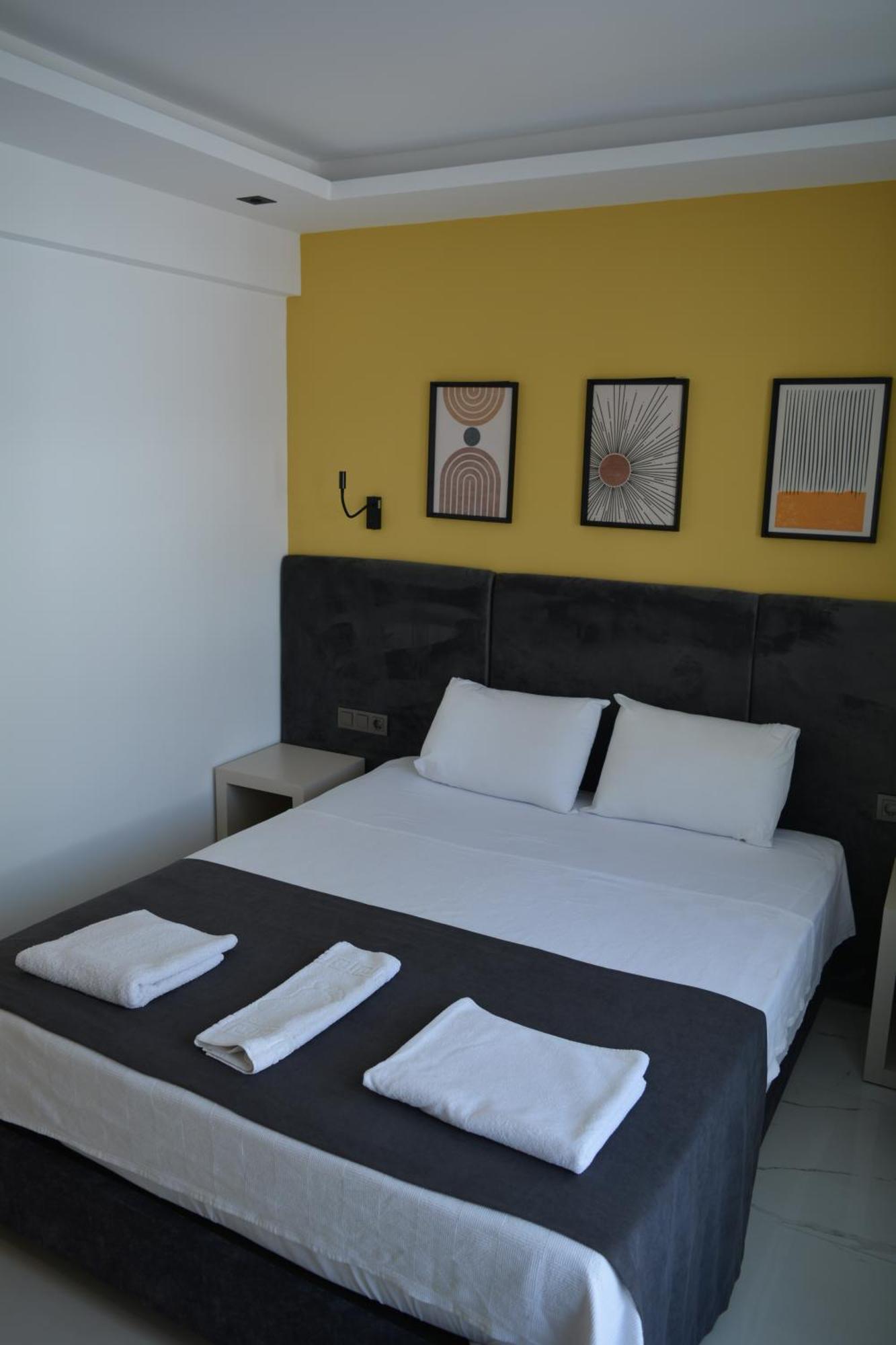 Budget Double Room,1554056605:JPEG