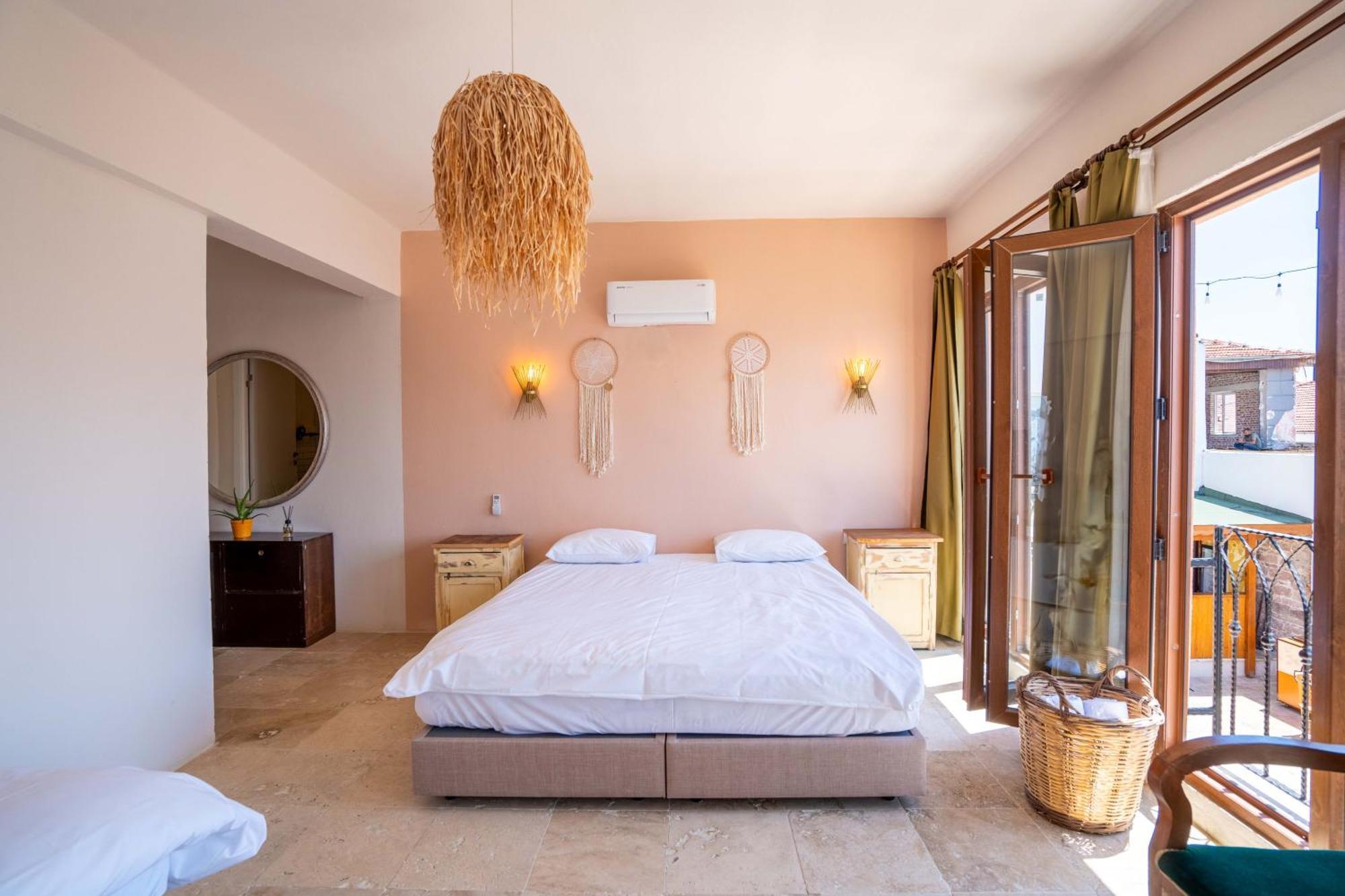 Deluxe Üç Kişilik Oda - Deniz Manzaralı