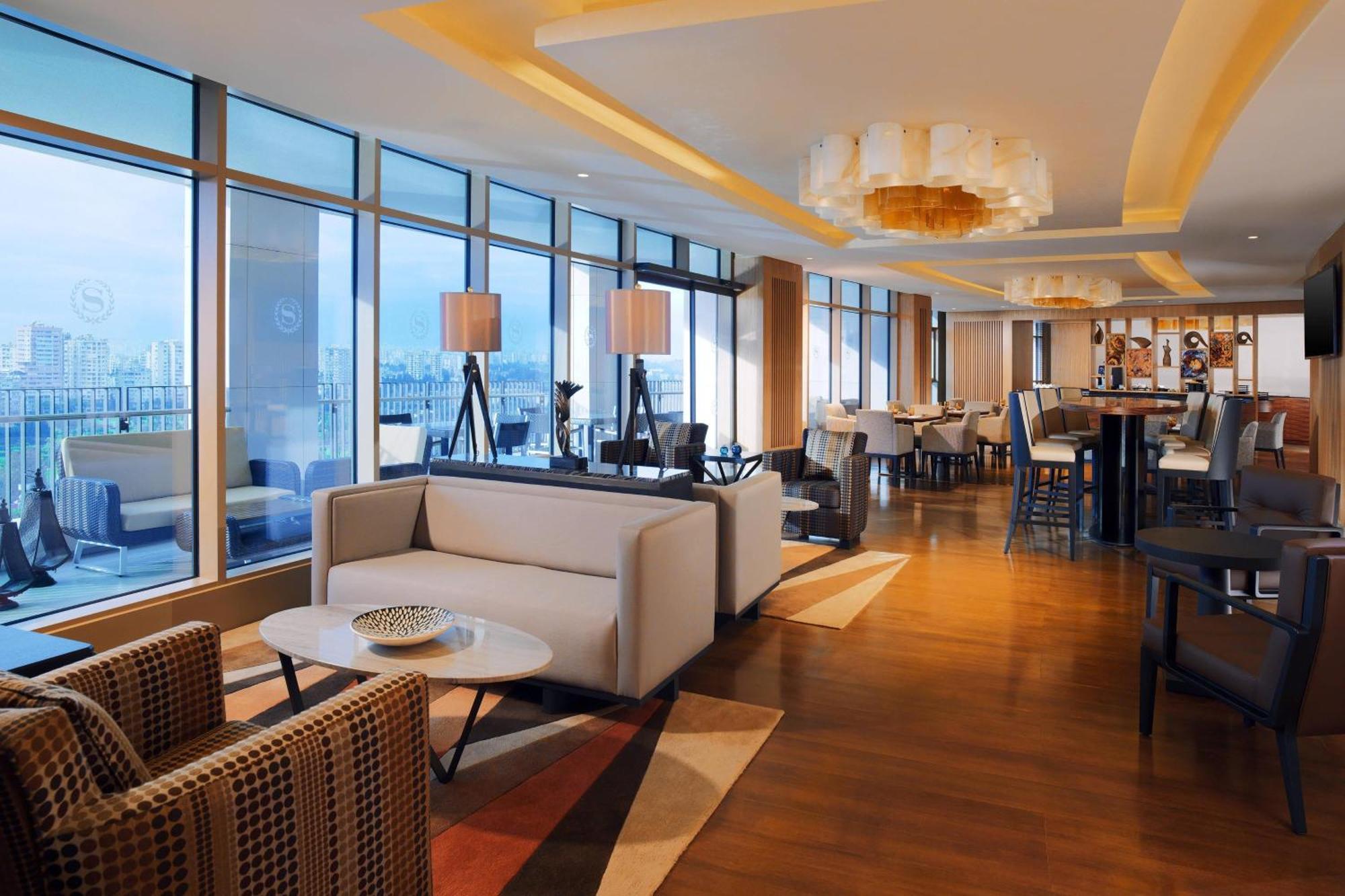 Executive Suite mit 1 Kingsize-Bett, Zugang zur Club Lounge und Flussblick