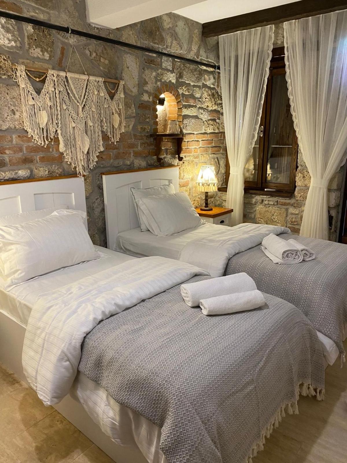 Standart Çift Kişilik veya İki Yataklı Oda