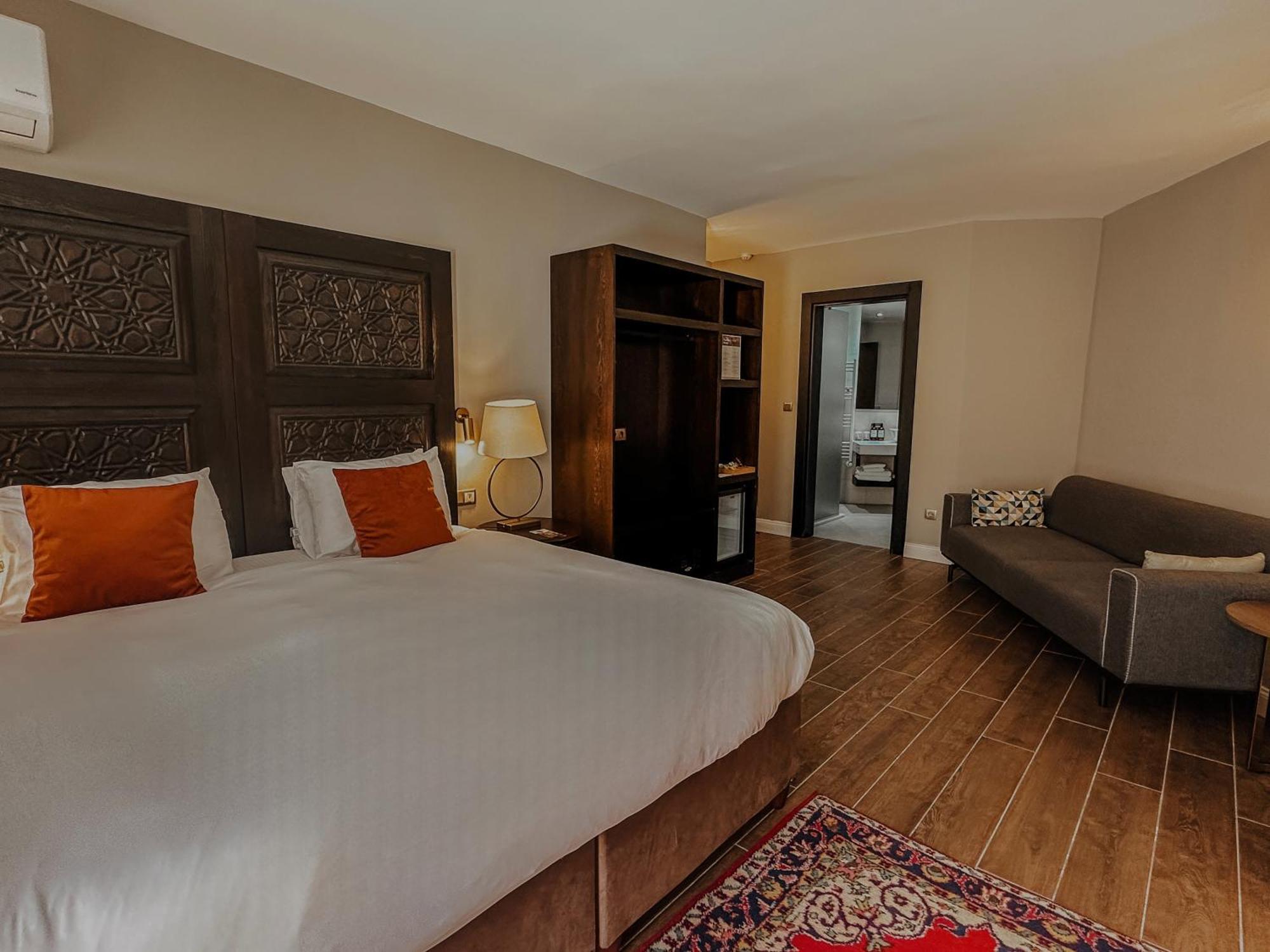 Çift Kişilik, Verandalı Oda