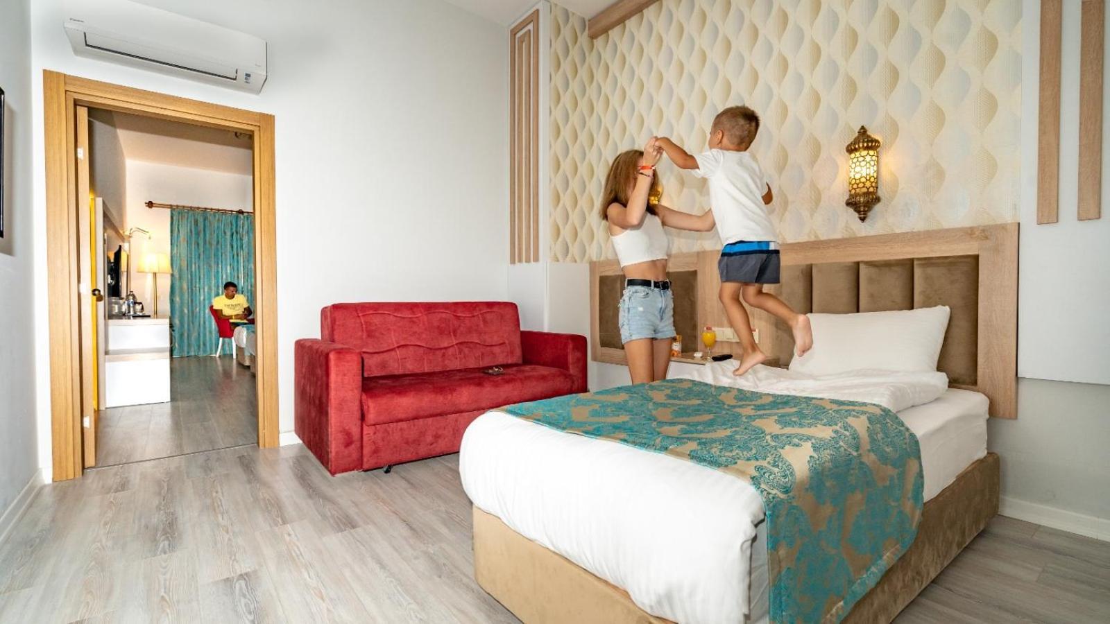 Double Room with Balcony (3 Adults)