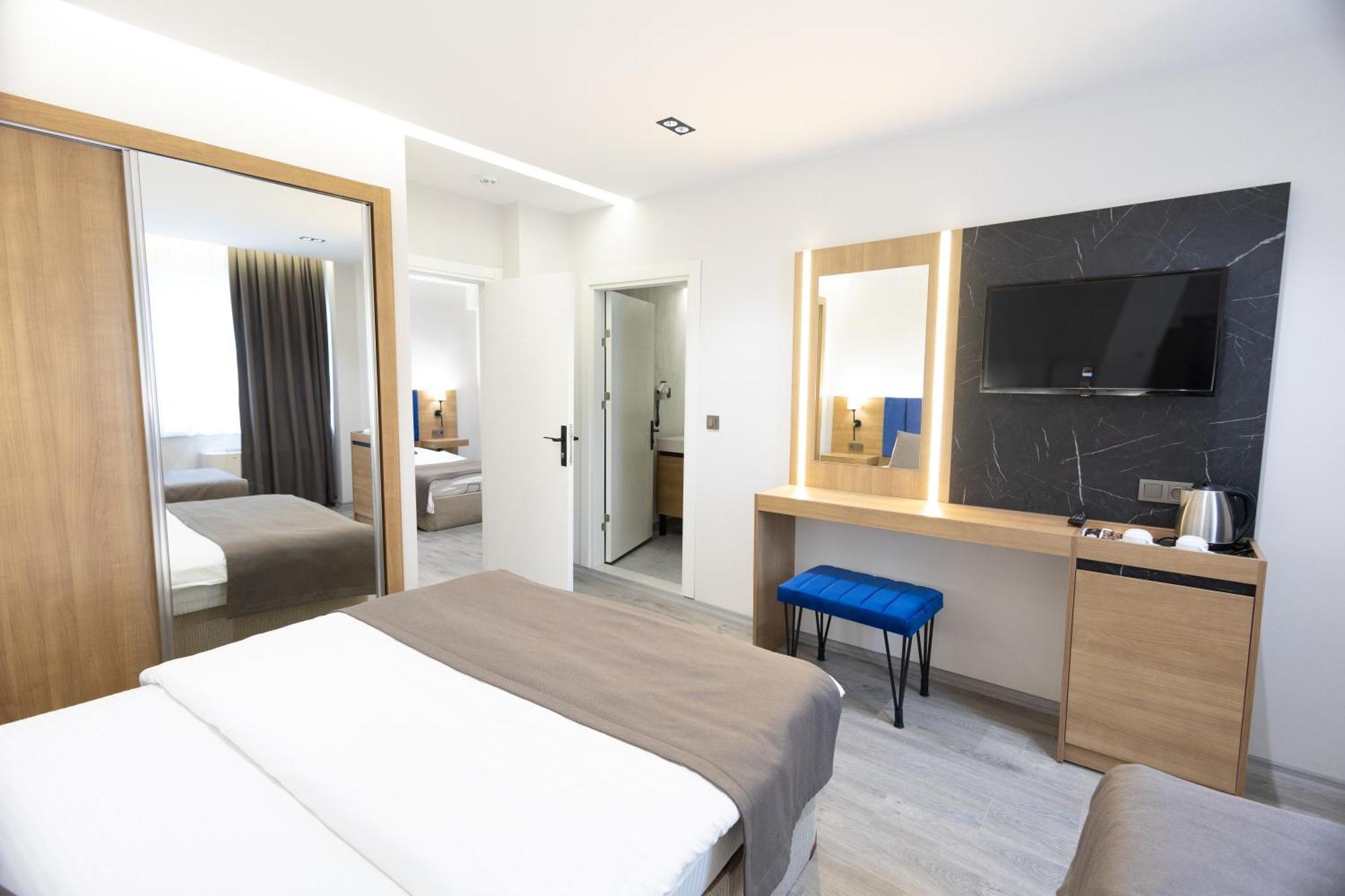 Deluxe Suite