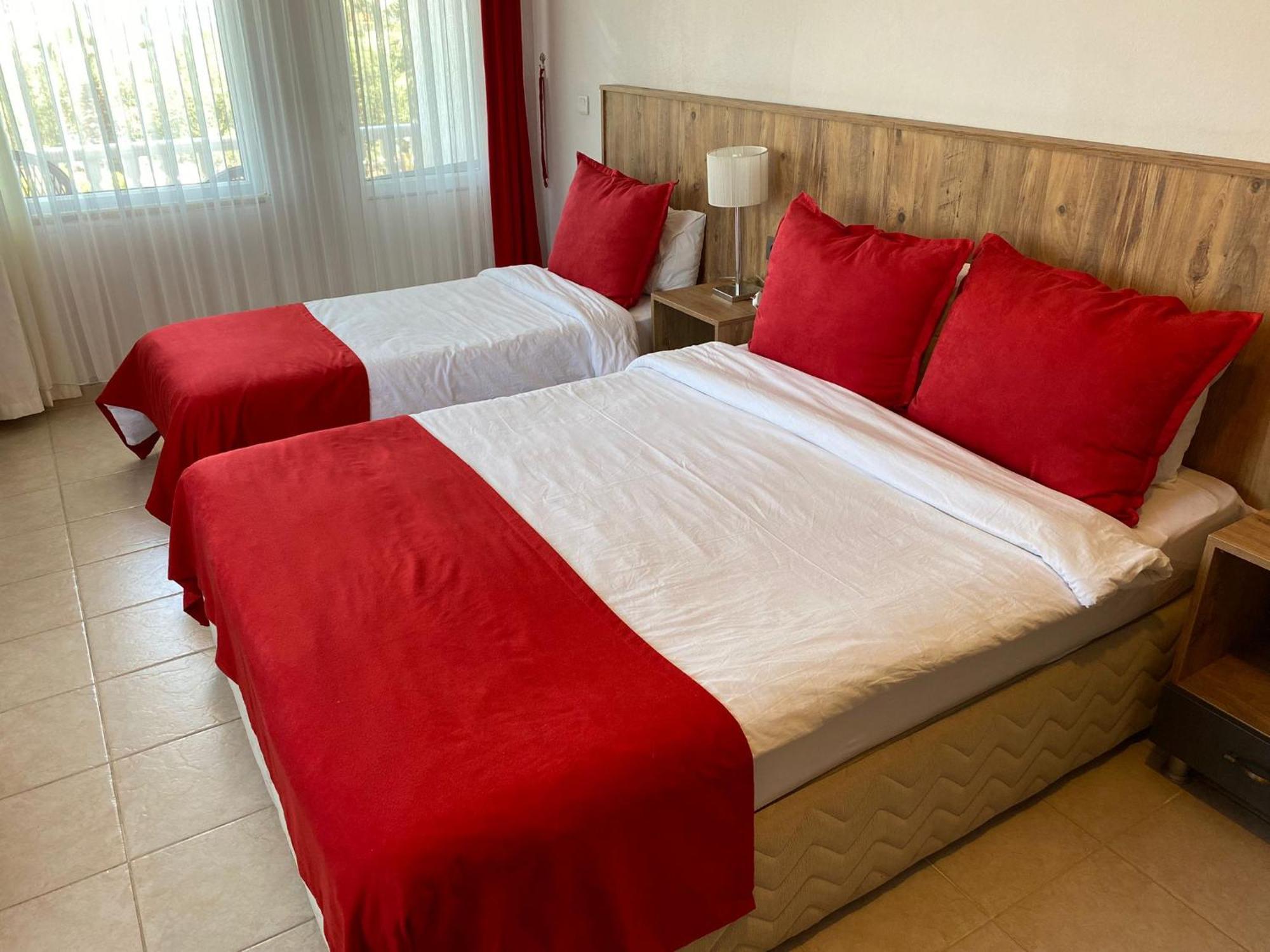 Deluxe Üç Kişilik Oda - Deniz Manzaralı