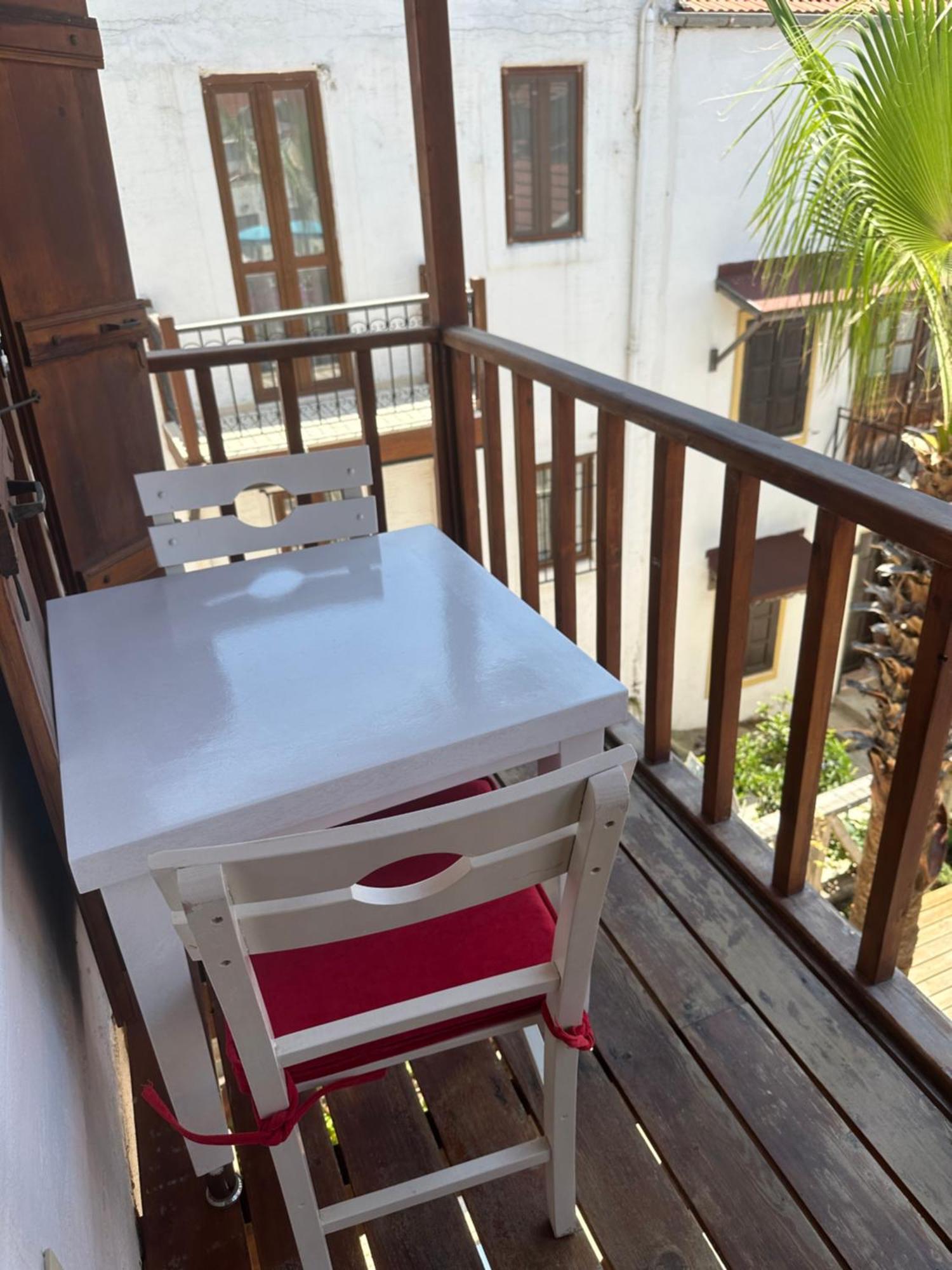 Deluxe Double Room with Side Sea View