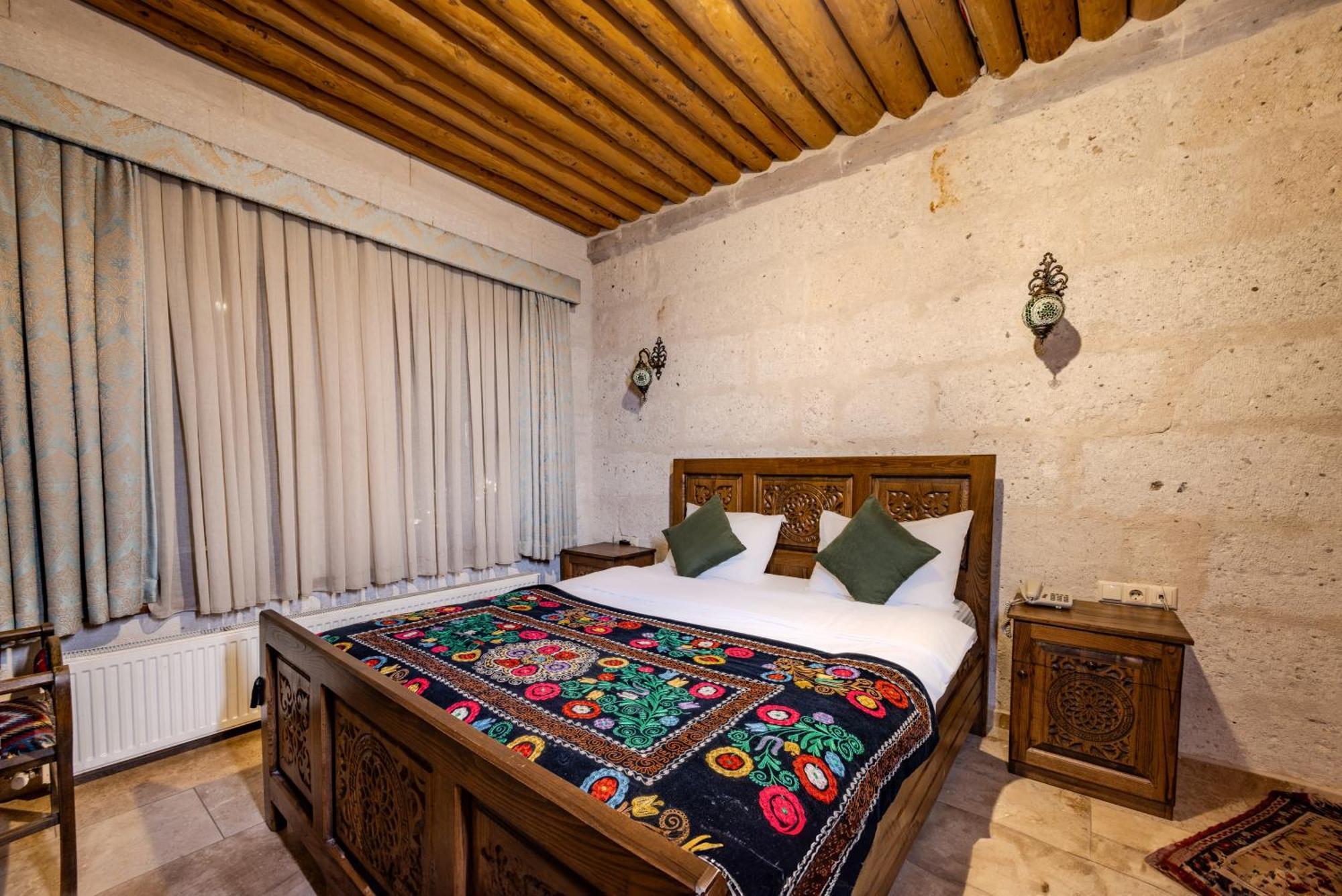 Queen Room with Spa Bath