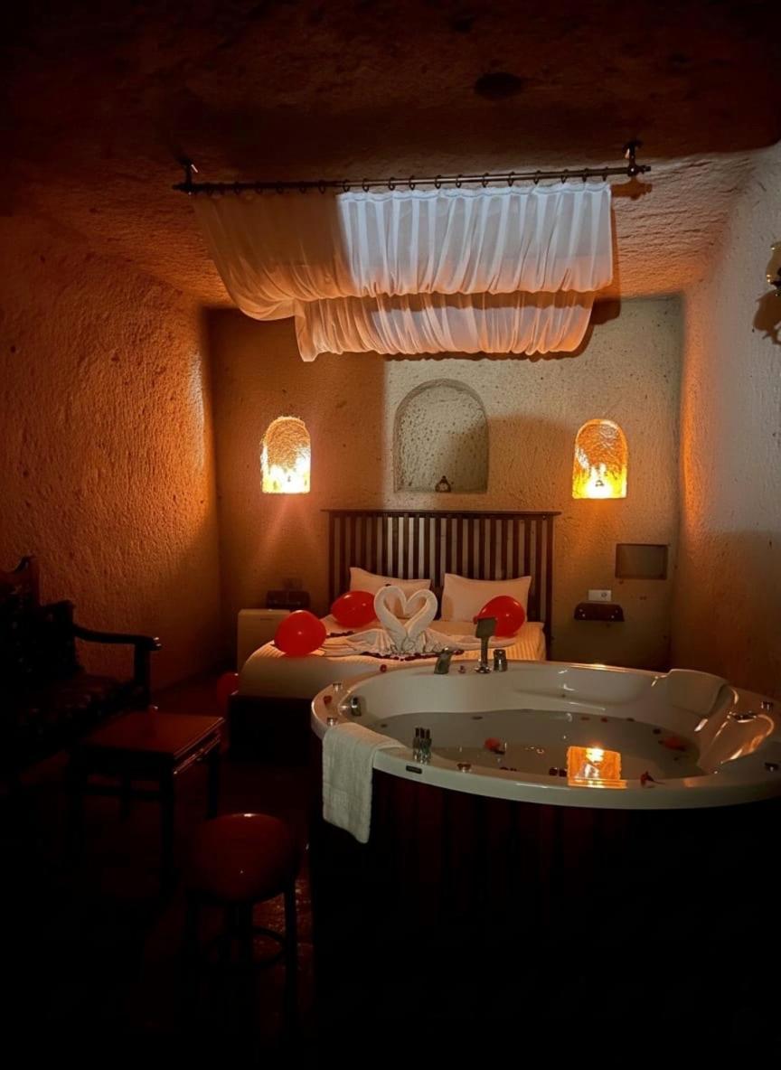 Deluxe Çift Kişilik Oda - Küvetli