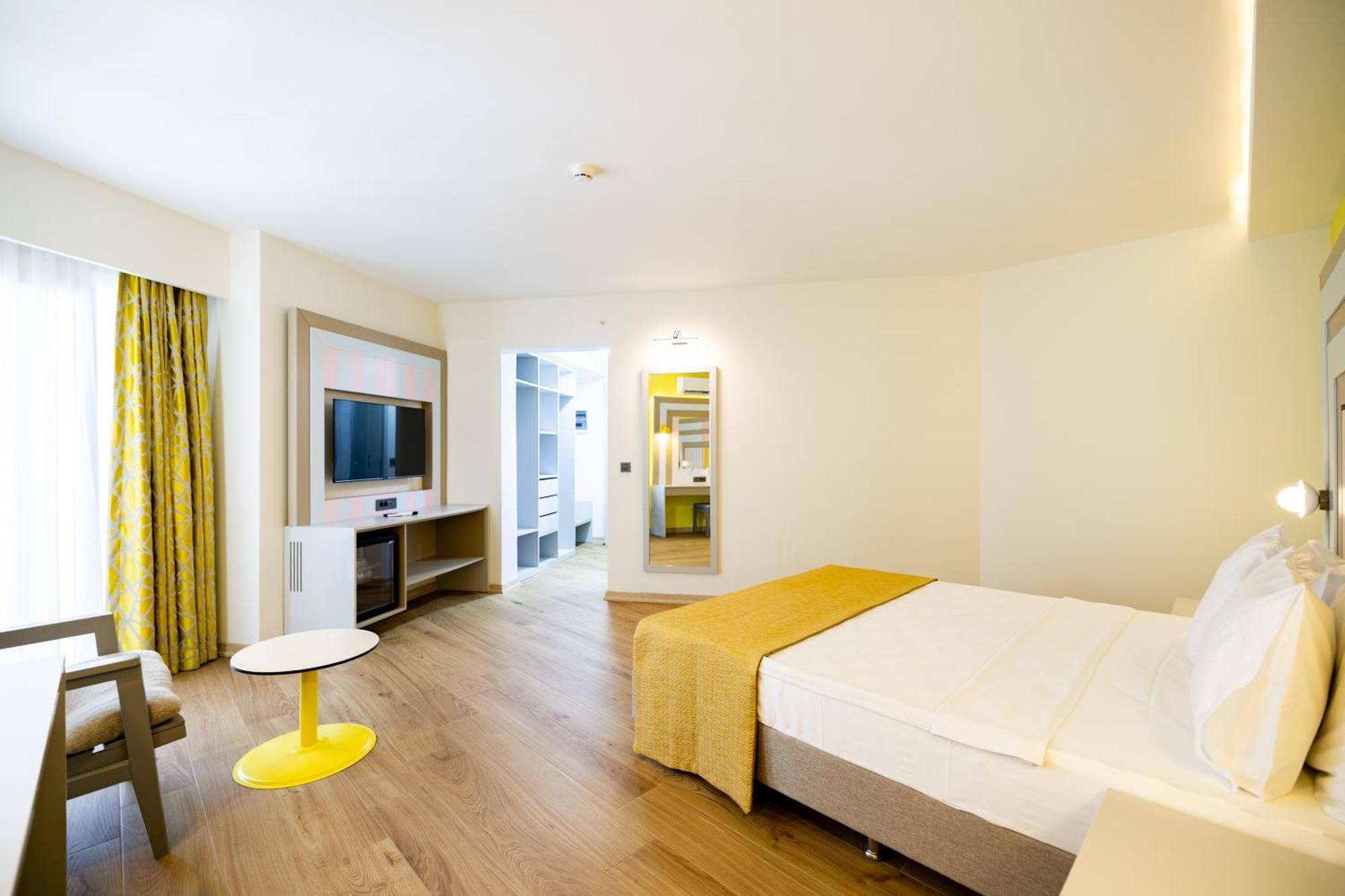 Standard Double or Twin Room,1742702750:JPEG