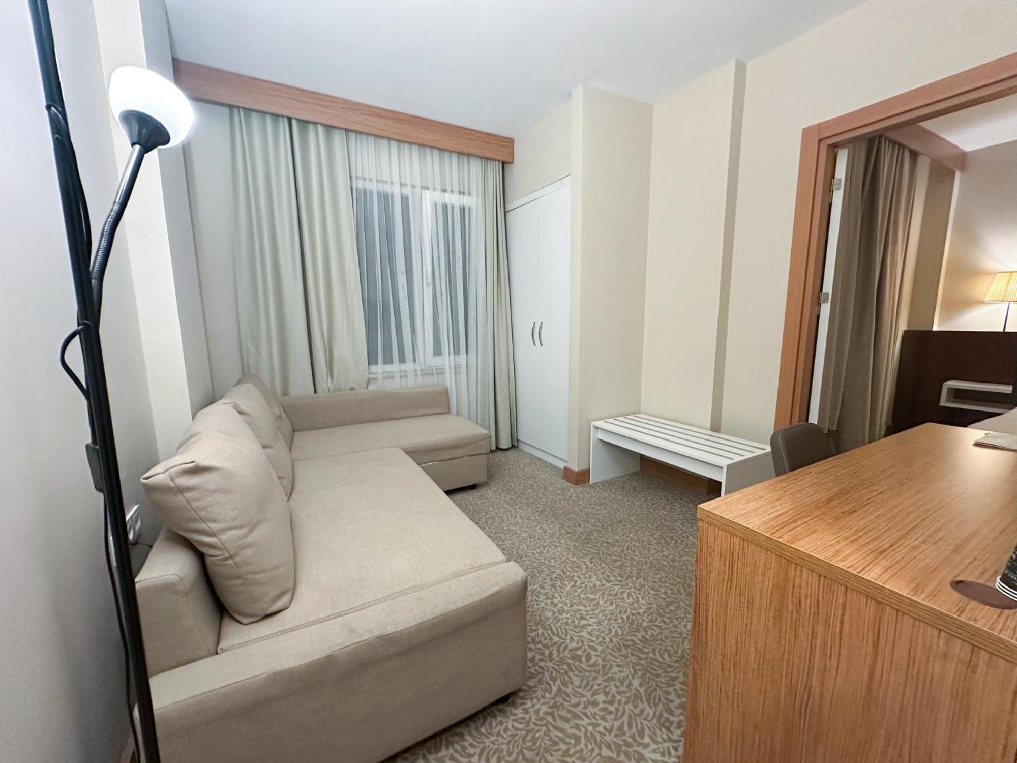 Junior Suite,1765354197:JPEG