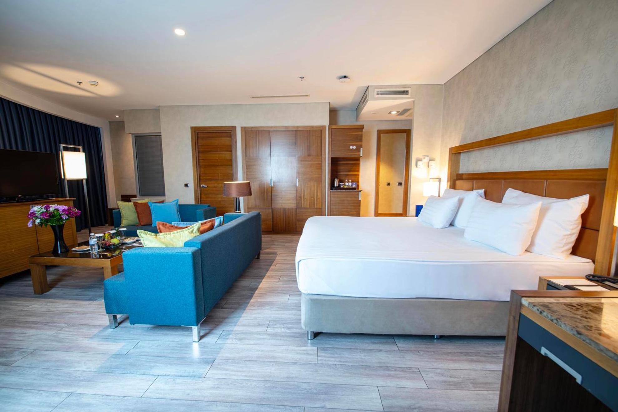 Junior Suite,1765810972:JPEG