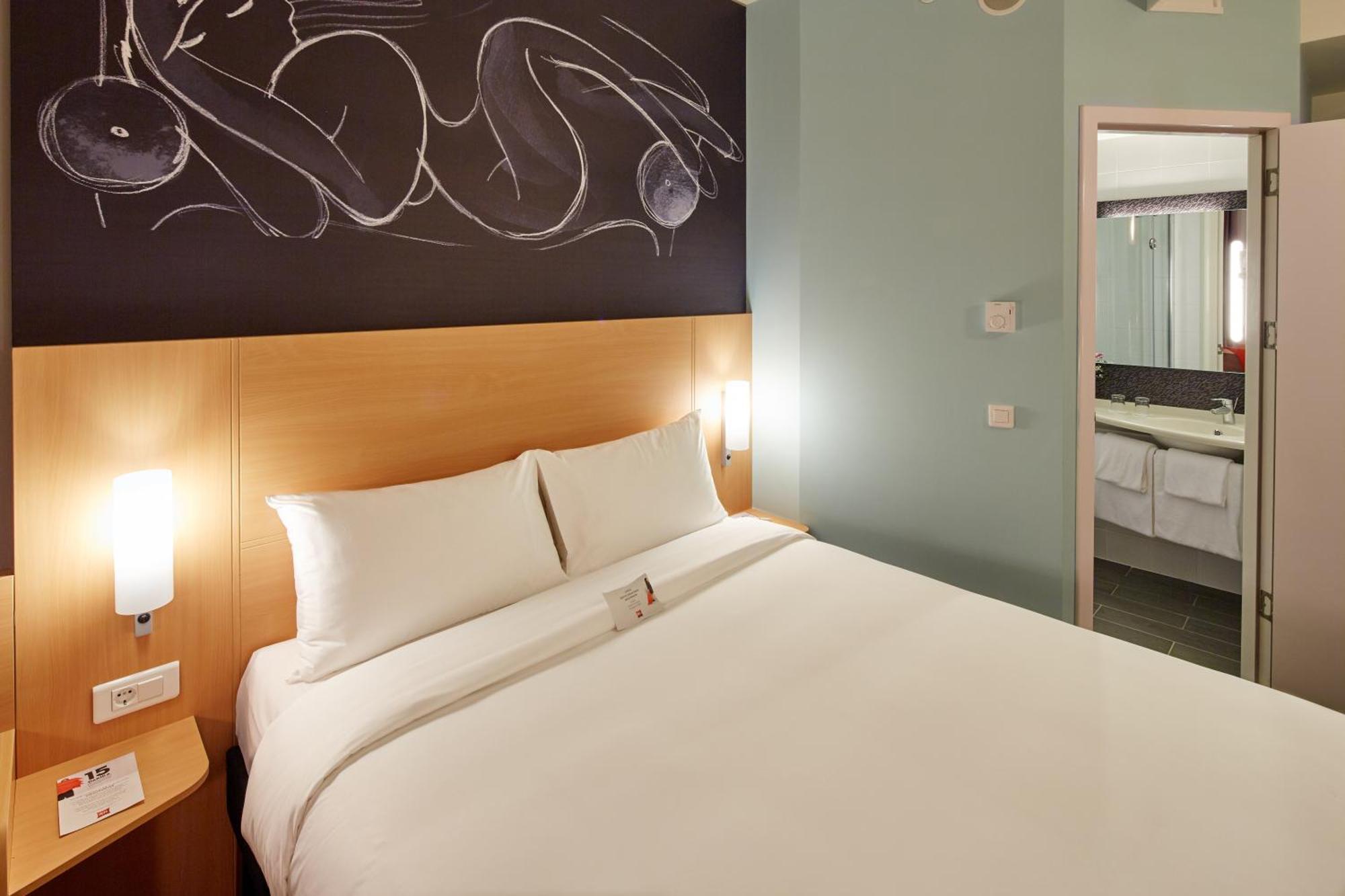 Standard Room with 1 Double Bed