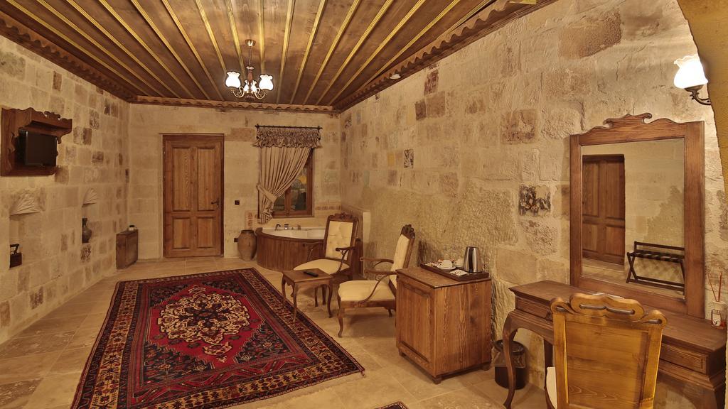 Superior Cave Suite