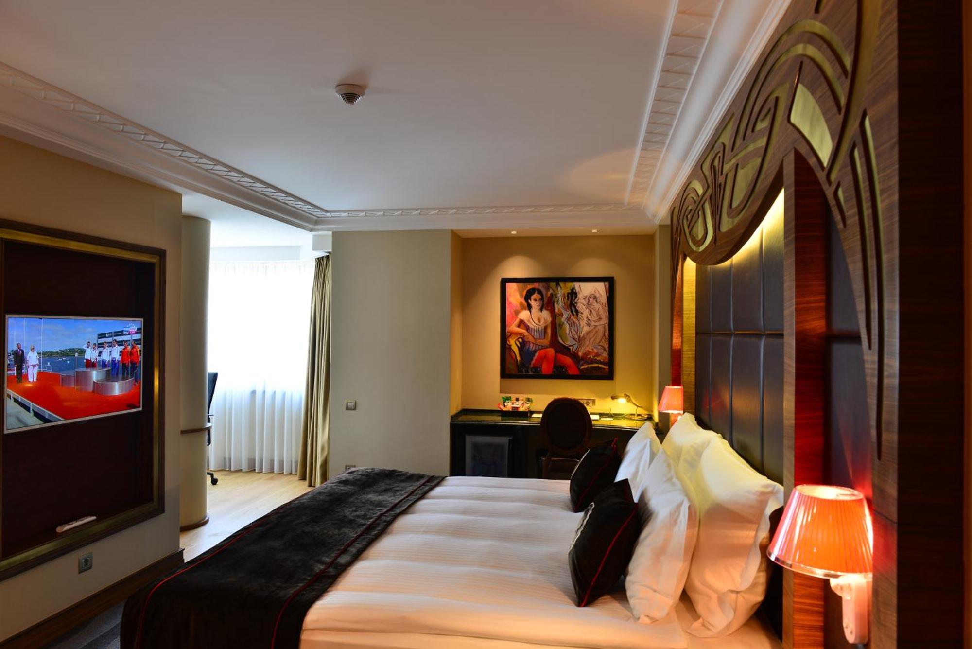 Executive Deluxe King Room,1519654687:JPEG