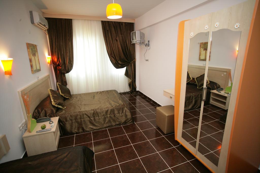Dört Kişilik Oda - Deniz Manzaralı