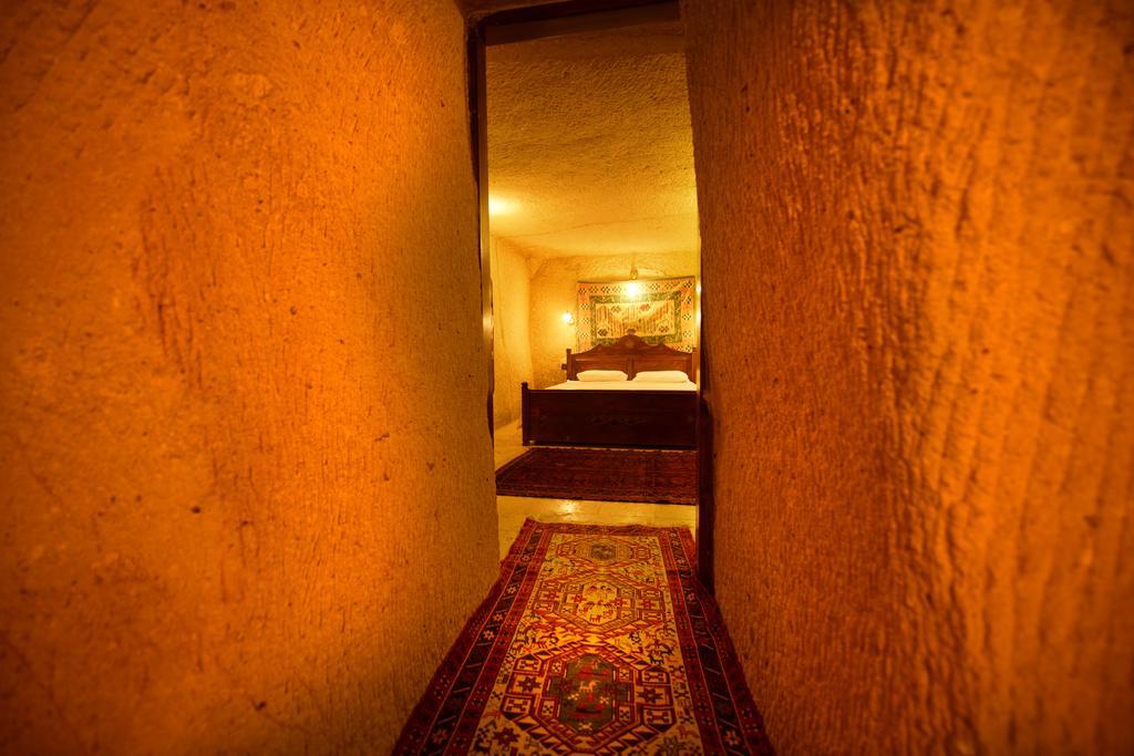 Cave Suite