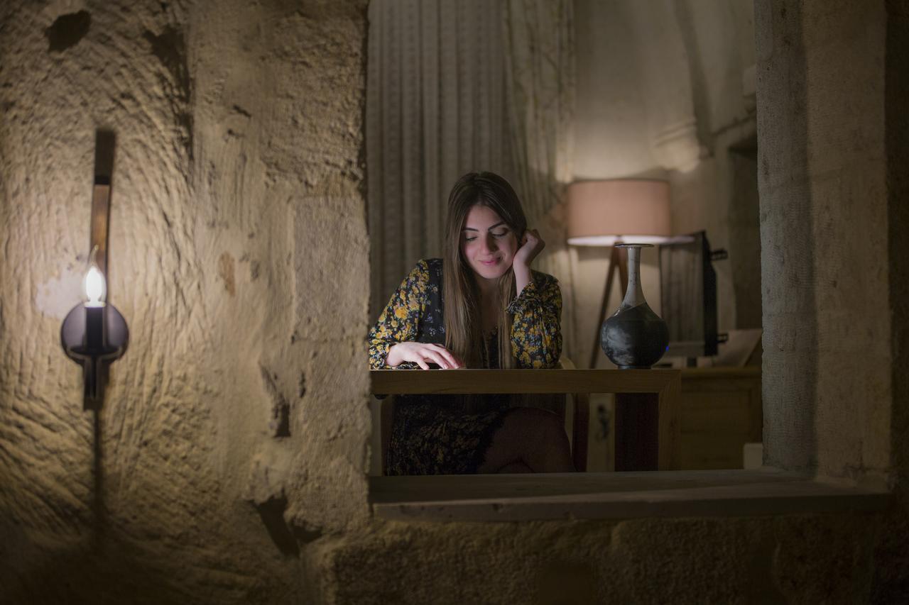 Economic Double Cave Room