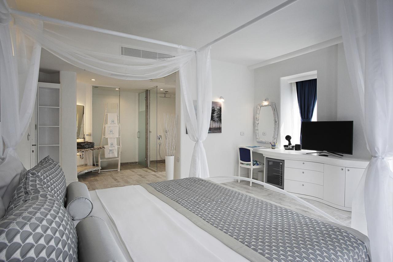 Deluxe Çift Kişilik Oda - Yandan Deniz Manzaralı