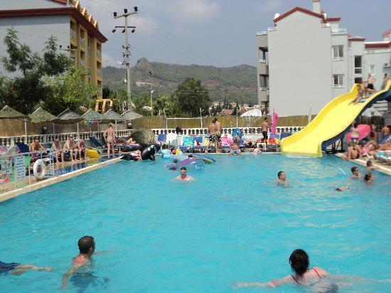 Dört Kişilik Oda - Balkonlu