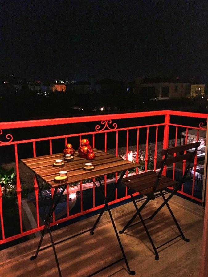 Deluxe Üç Kişilik Oda - Balkonlu, Havuz Manzaralı