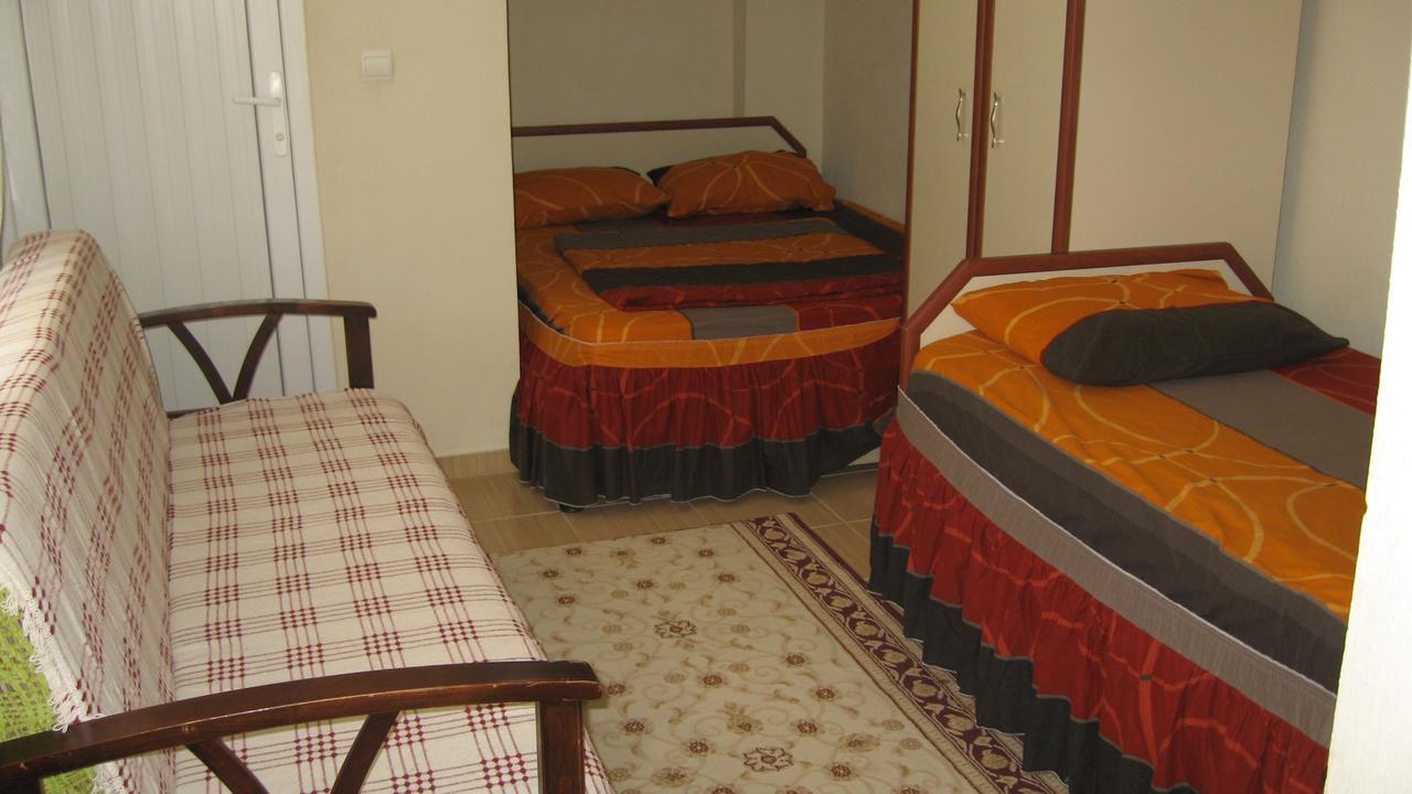 Dört Kişilik Oda - Bahçe Manzaralı