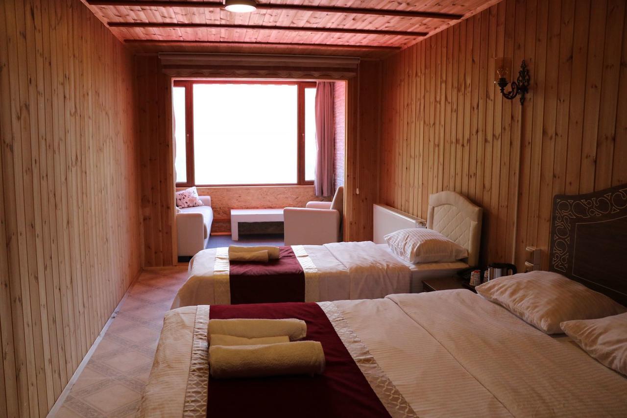 Triple Room with Lake View