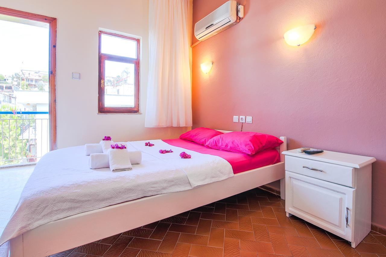 Quarto com Cama de Casal ou 2 de Solteiro