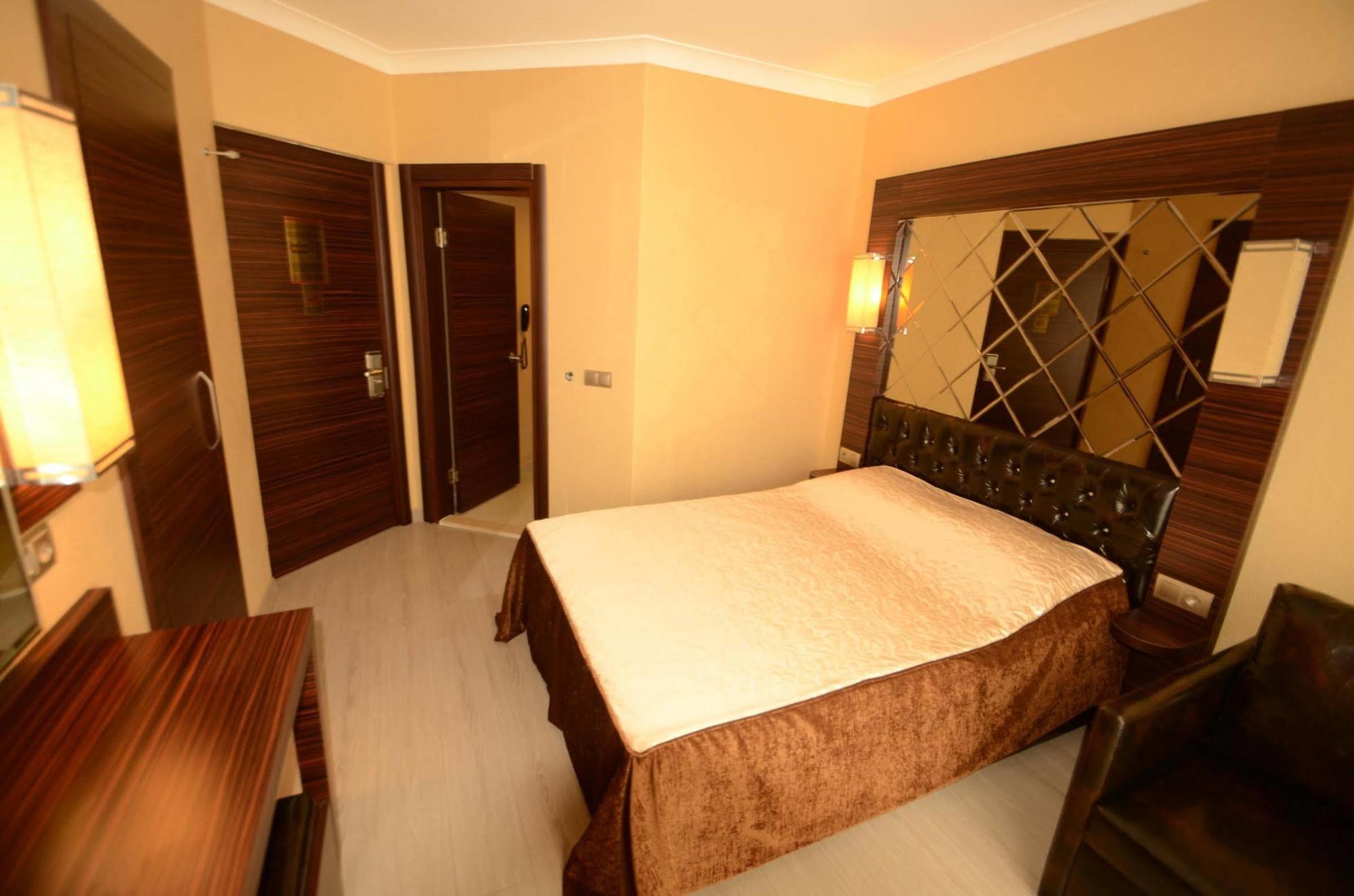 Standart Çift Kişilik veya İki Yataklı Oda