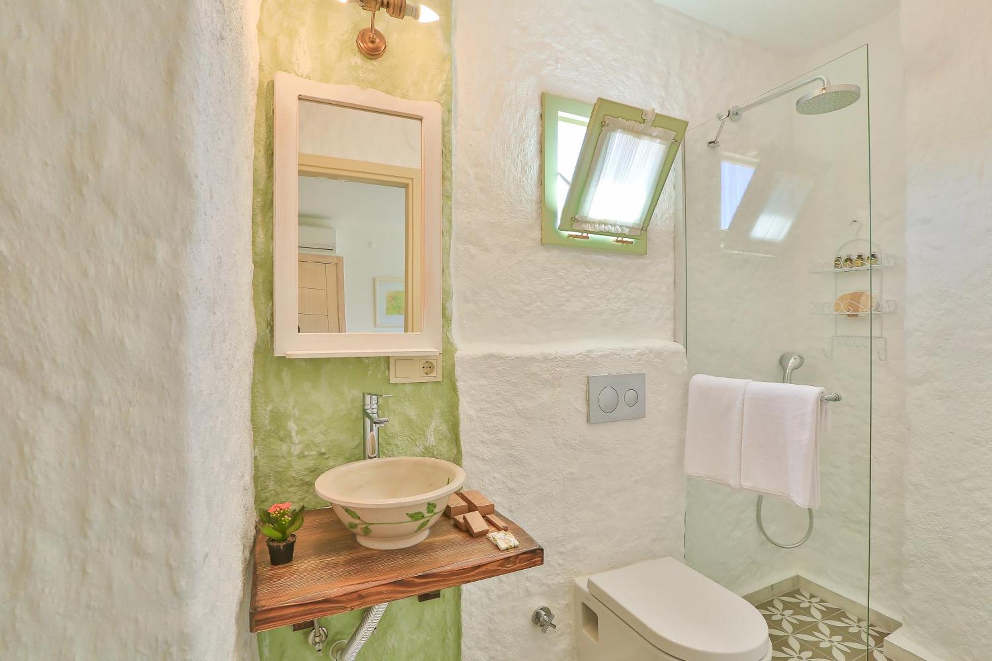 Deluxe Room with Terrace & Fireplace & Jakuzzi