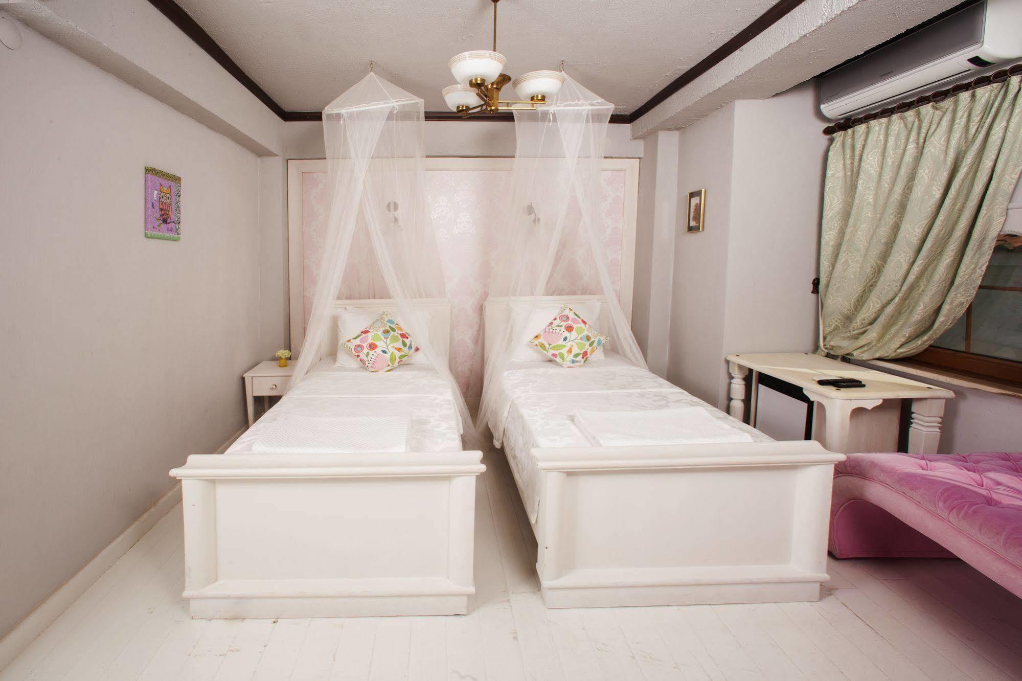 Standart İki Yataklı Oda