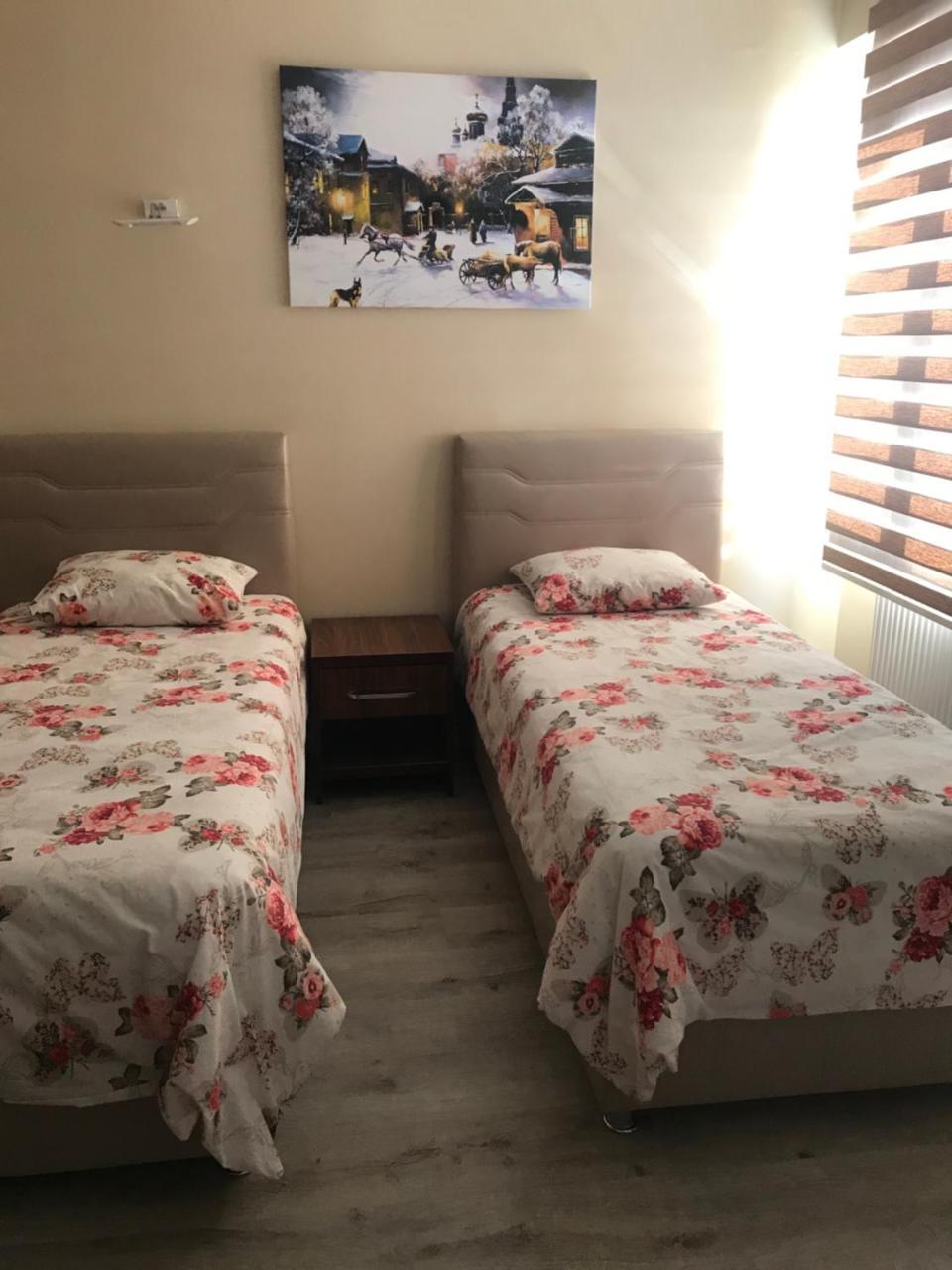 Üç Kişilik Oda