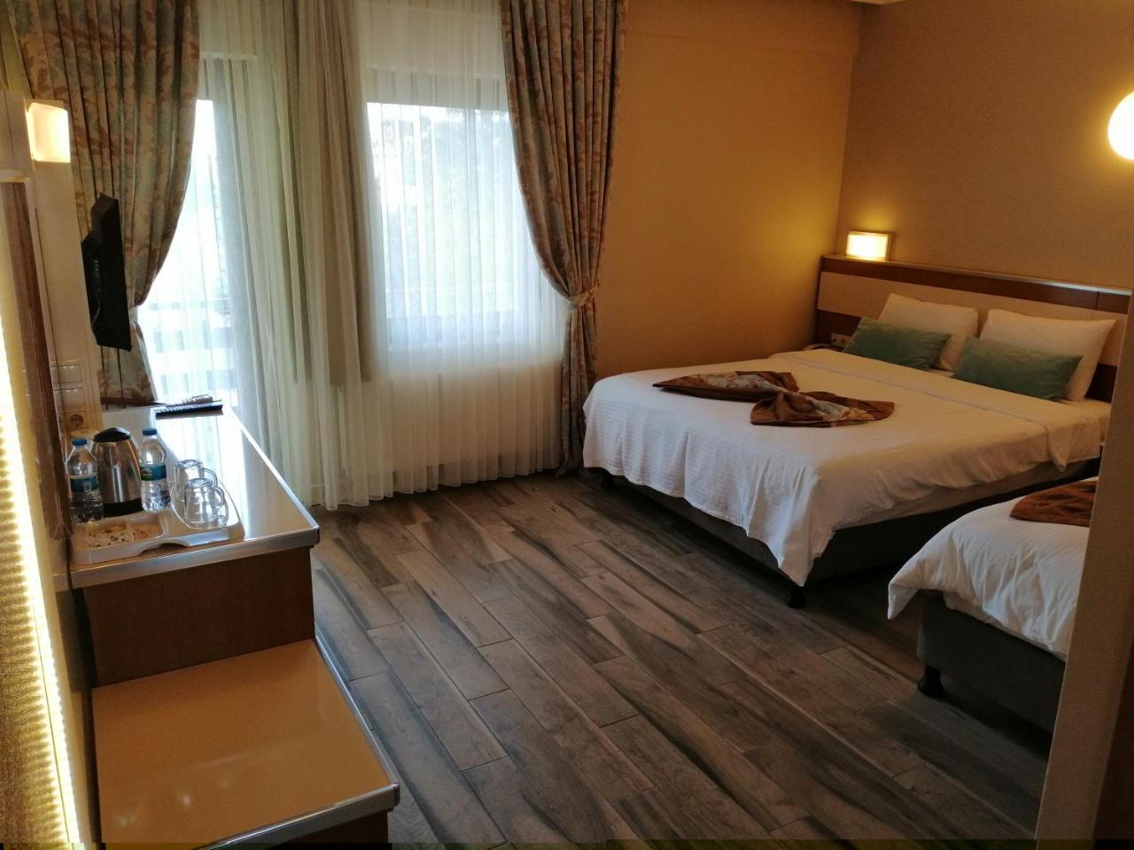Deluxe Çift Kişilik veya İki Yataklı Oda