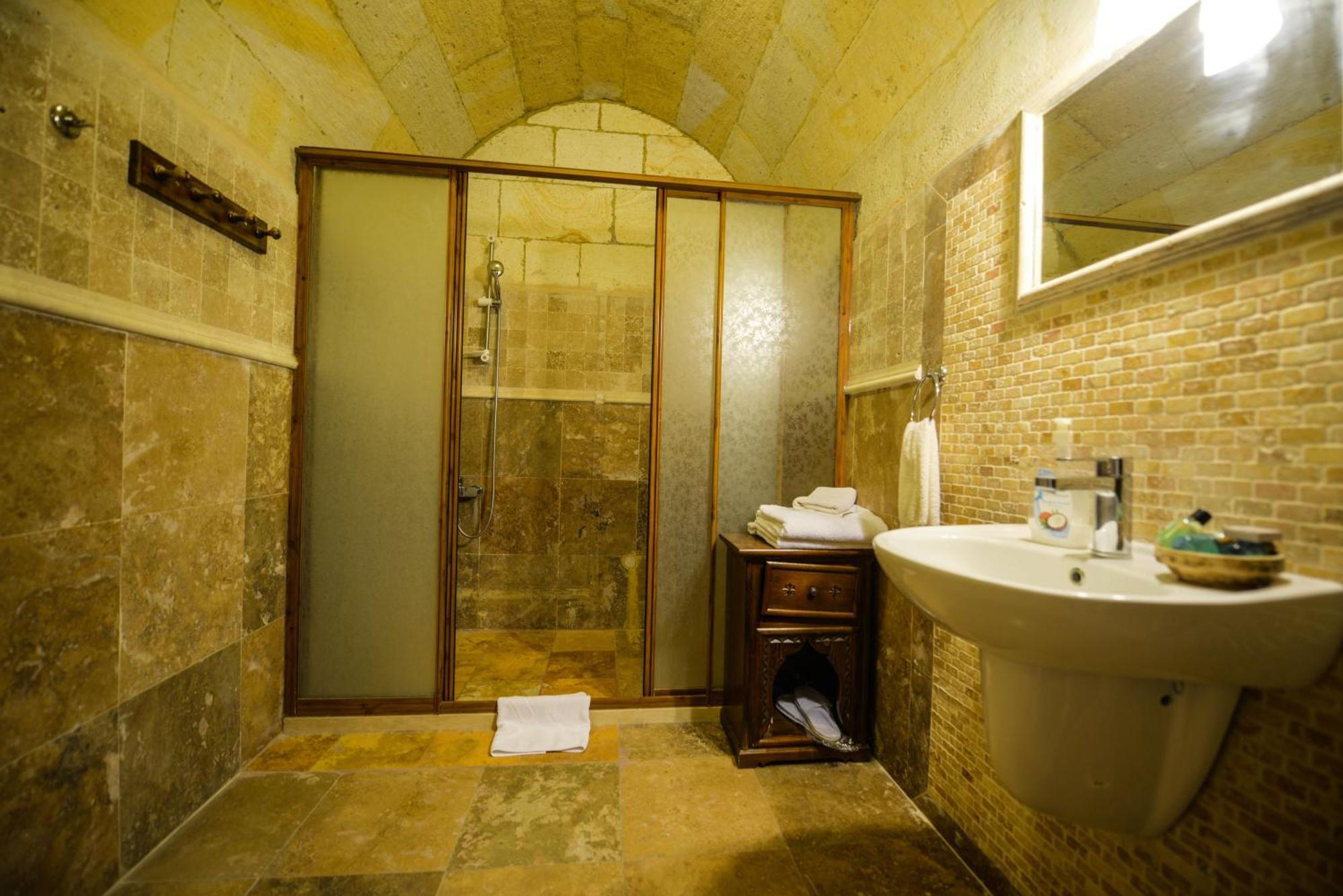 Standard Arched Room