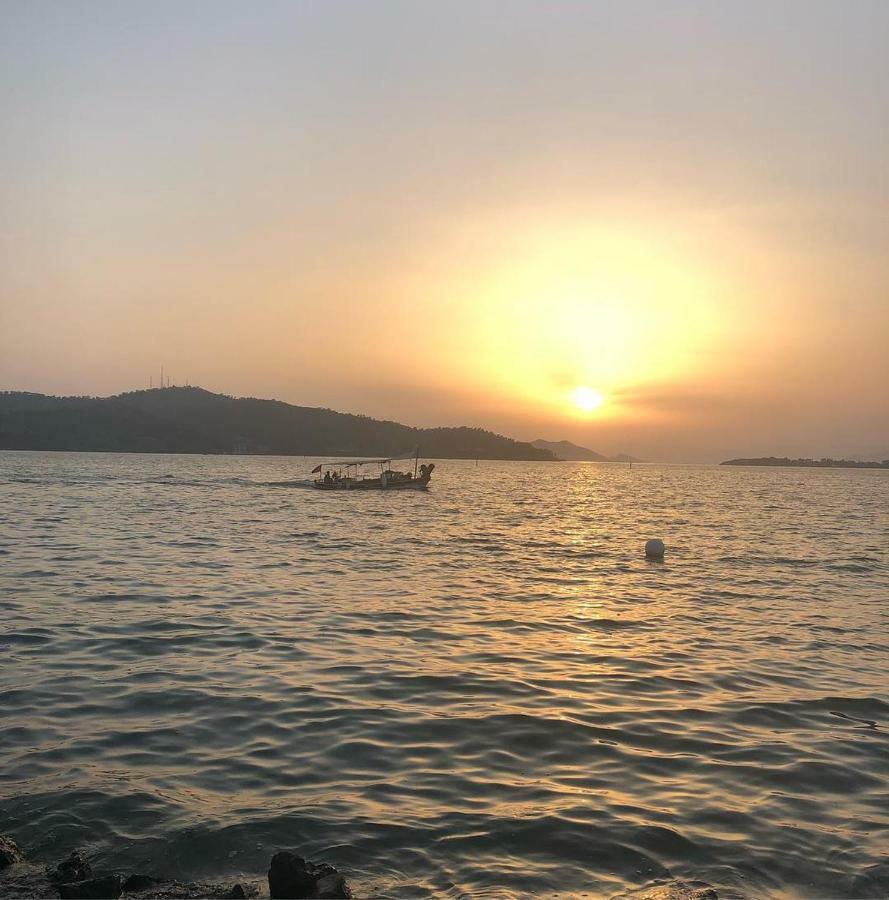 Üç Kişilik Oda - Balkonlu