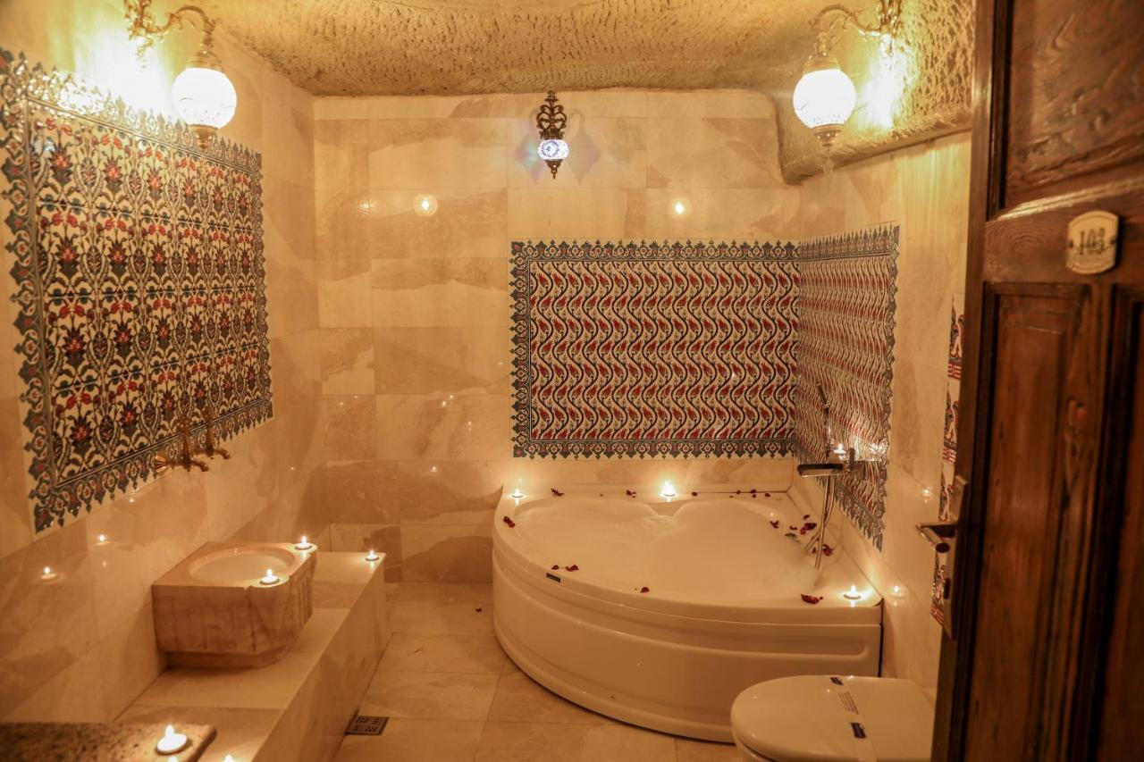 Deluxe Cave Suite (4 Adults)