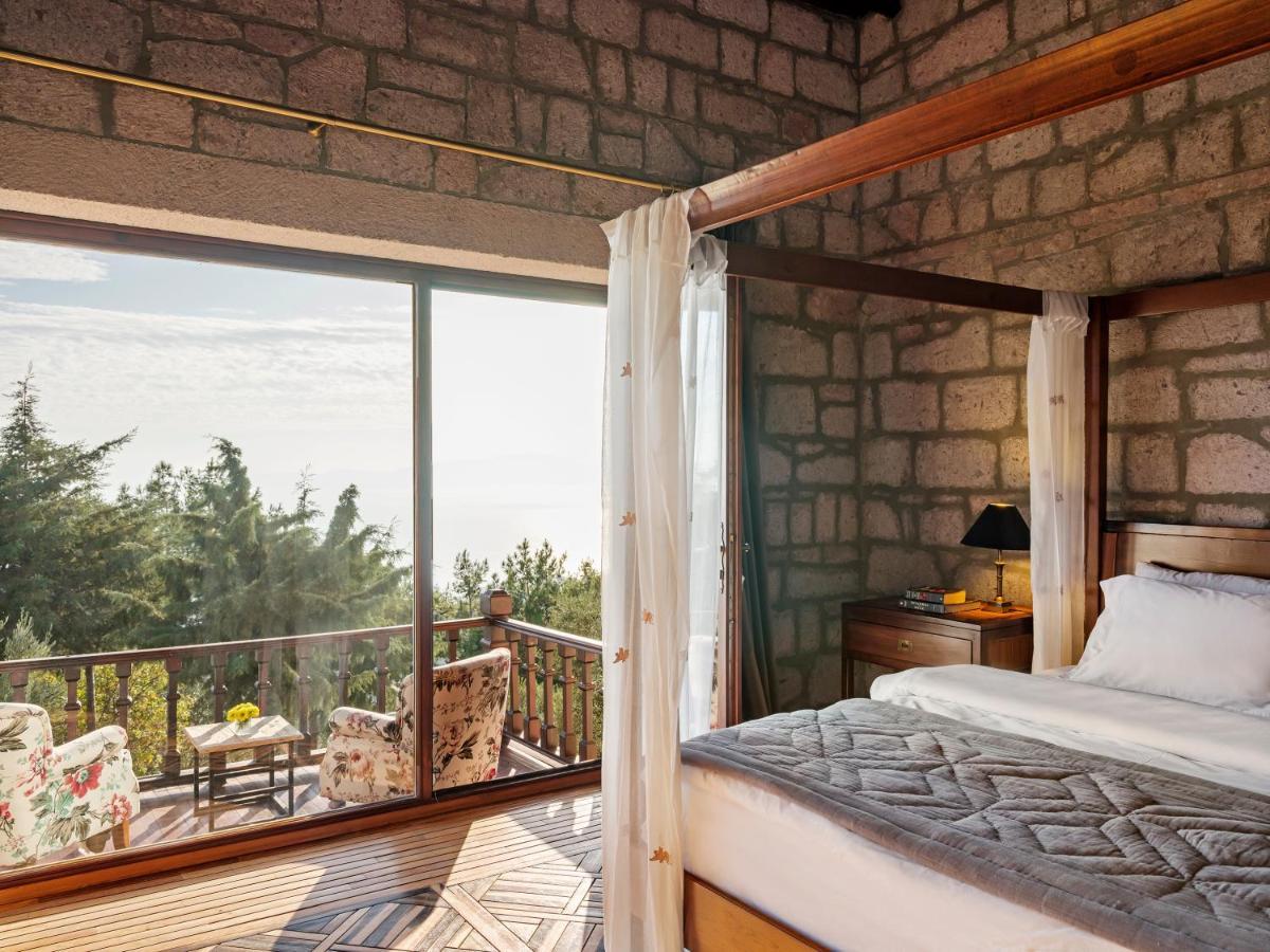 Deluxe Double Room with Balcony and Sea View